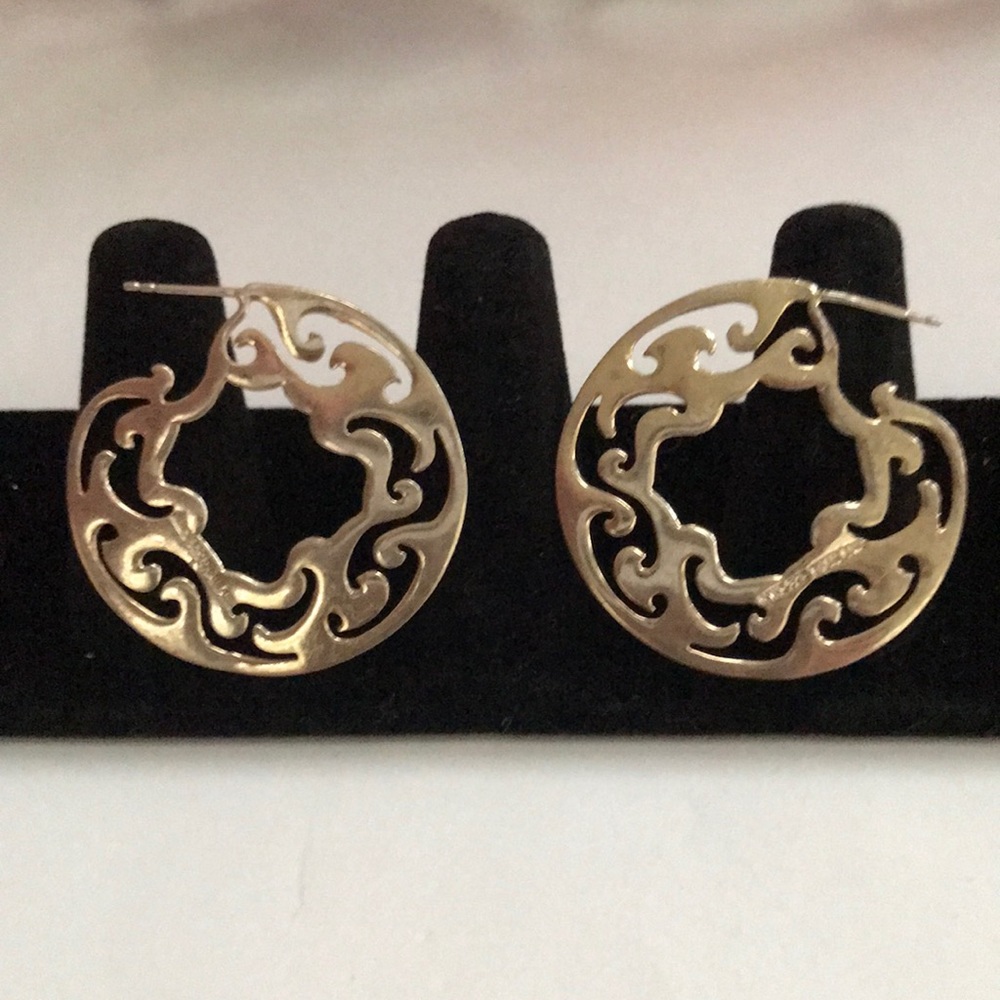 Sterling Silver Cutout Hoop Earrings !925